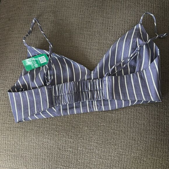 NWT Gap Striped Blue and White Crop Top - Picture 6 of 7